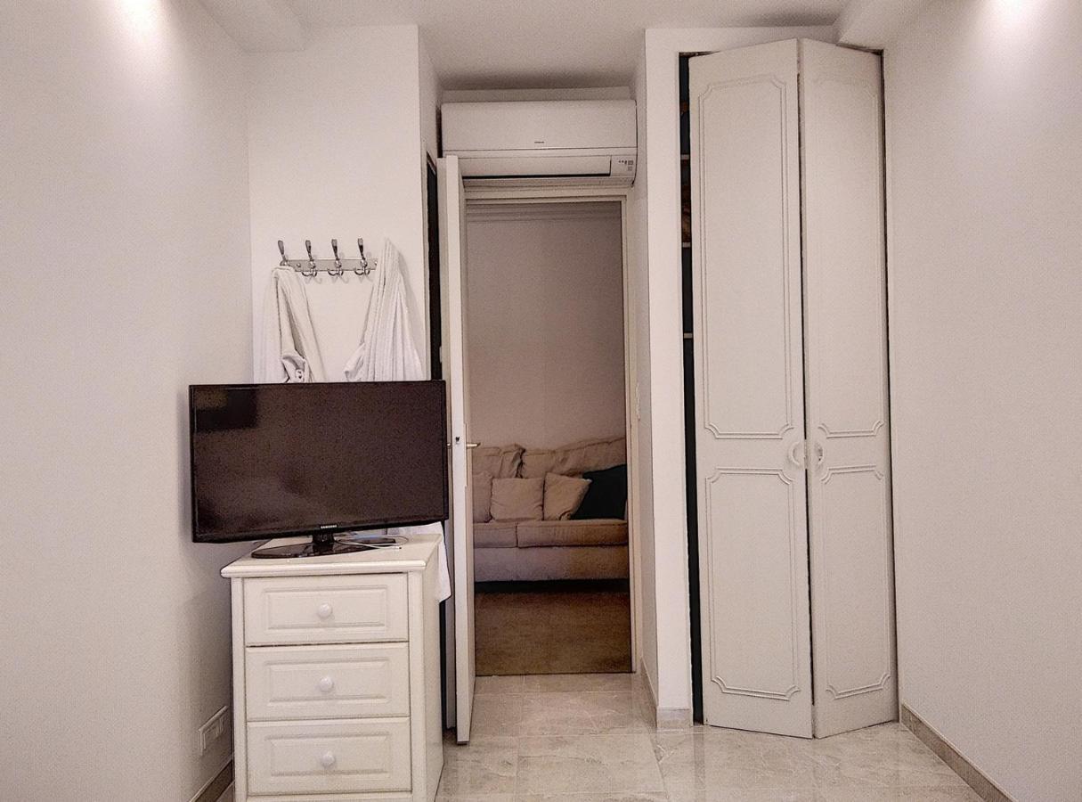 Chateau De La Pinede 주앙레핑 외부 사진
