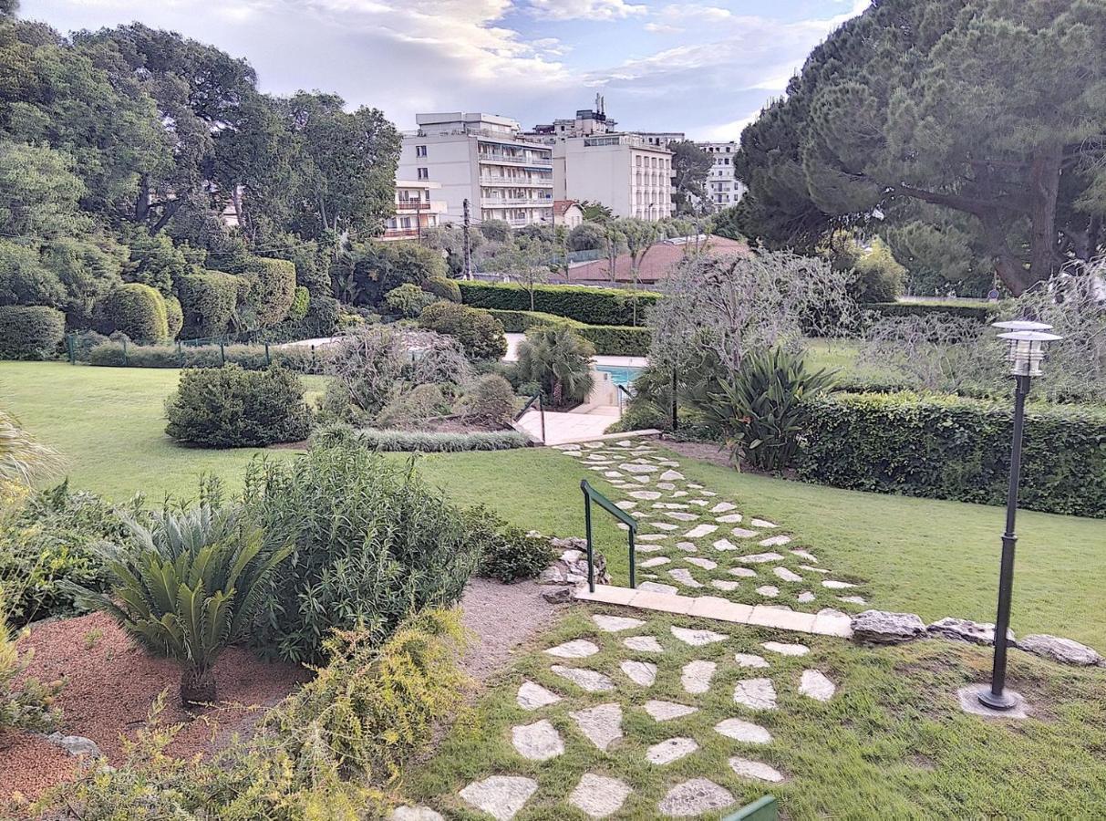 Chateau De La Pinede 주앙레핑 외부 사진